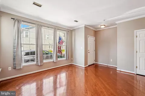 20242 Macglashan Ter, Ashburn, VA 20147 photo 8