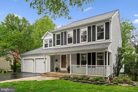 17289 Pickwick Dr, Purcellville, VA 20132