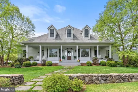 34321 Foxwood Ln, Bluemont, VA 20135