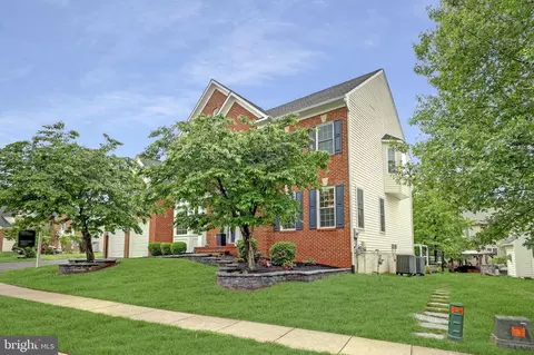 Exterior - 45932 Pullman Ct, Sterling, VA 20164 photo 3 of 8