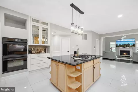 Kitchen - 45932 Pullman Ct, Sterling, VA 20164 photo 4 of 4