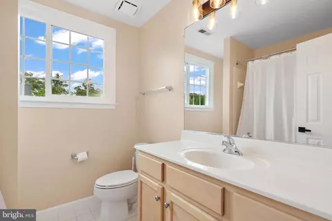 Bath - 45932 Pullman Ct, Sterling, VA 20164 photo 4 of 5