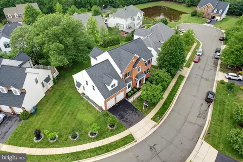 View/Area - 45932 Pullman Ct, Sterling, VA 20164 photo 5 of 6