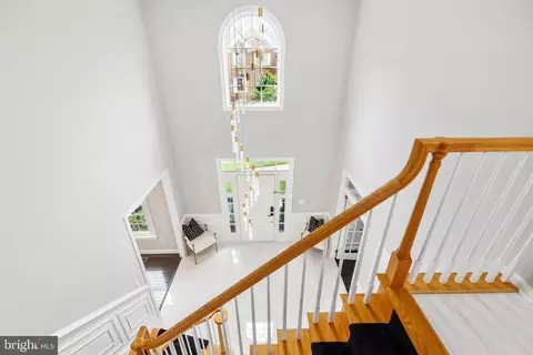 Entry Way - 45932 Pullman Ct, Sterling, VA 20164 photo 4 of 7
