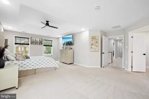 Entry Way - 45932 Pullman Ct, Sterling, VA 20164 photo 5 of 7