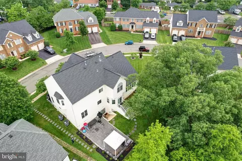 View/Area - 45932 Pullman Ct, Sterling, VA 20164 photo 3 of 6