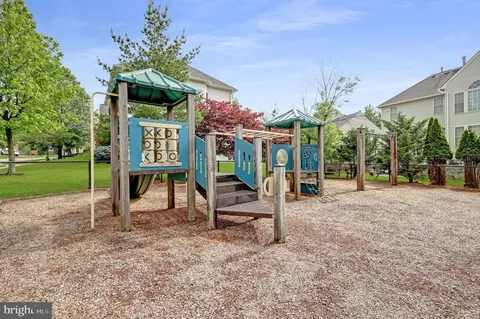 Exterior - 45932 Pullman Ct, Sterling, VA 20164 photo 8 of 8