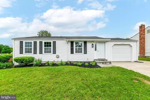 1308 E Beech Rd, Sterling, VA 20164