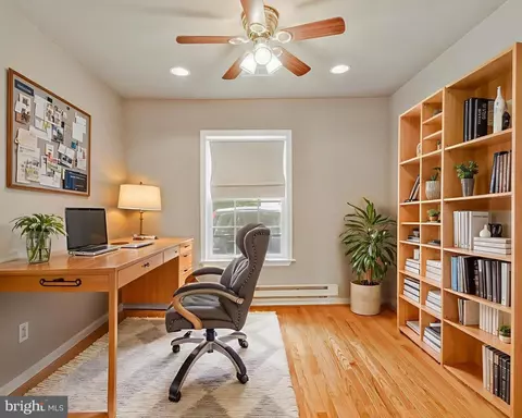 201 E Lynn Ct, Sterling, VA 20164 photo 7