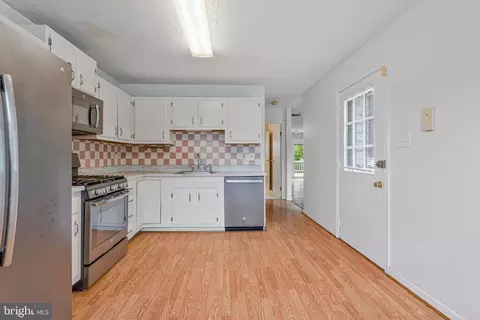 201 E Lynn Ct, Sterling, VA 20164 photo 6