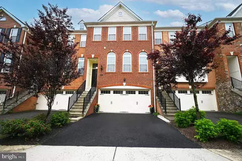 207 Croft Sq, Purcellville, VA 20132