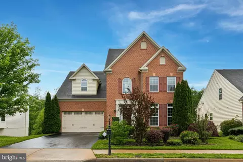 25785 Racing Sun Dr, Aldie, VA 20105