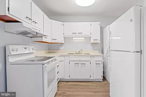 Kitchen - 312 E Cornell Dr, Sterling, VA 20164 photo 1 of 2
