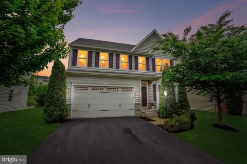 42202 Winning Glory Dr, Aldie, VA 20105
