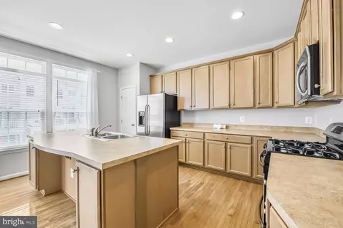 42952 Miltec Ter, Chantilly, VA 20152 photo 11