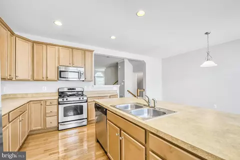 42952 Miltec Ter, Chantilly, VA 20152 photo 12
