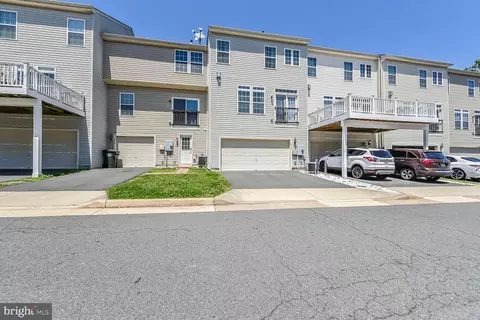 42952 Miltec Ter, Chantilly, VA 20152 photo 2