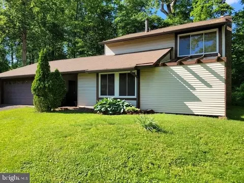 15 Greenfield Ct, Sterling, VA 20164
