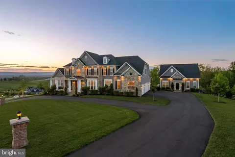 16024 Waterford Crest Pl, Paeonian Springs, VA 20129