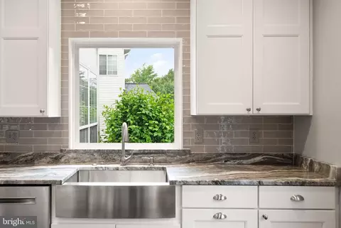 20355 Snowpoint Pl, Ashburn, VA 20147 photo 10