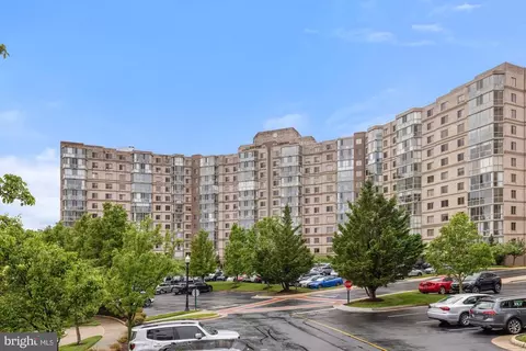 19355 Cypress Ridge Ter #414, Leesburg, VA 20176