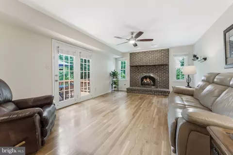Living - 21119 Deep Furrow Ct, Ashburn, VA 20147 photo 4 of 7