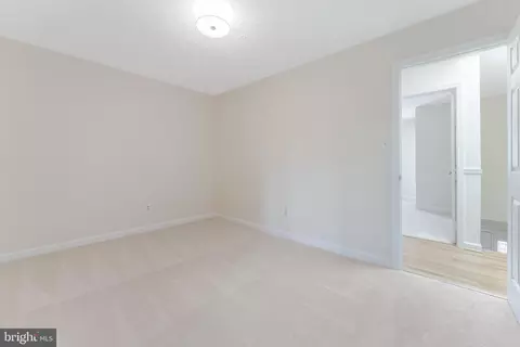 Bedroom - 21119 Deep Furrow Ct, Ashburn, VA 20147 photo 13 of 14