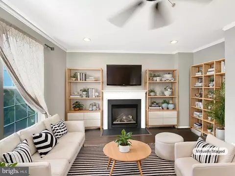 26124 Flintonbridge Dr, Chantilly, VA 20152 photo 2