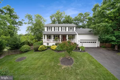210 Autumn Olive Way, Sterling, VA 20164