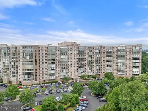 19355 Cypress Ridge Ter #401, Leesburg, VA 20176