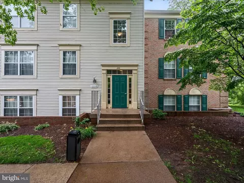 1110 Huntmaster Ter NE #302, Leesburg, VA 20176