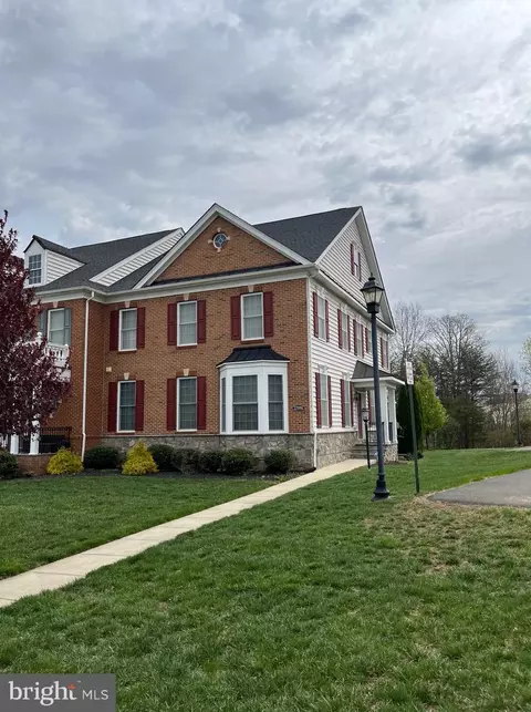 22990 Chertsey St, Ashburn, VA 20148