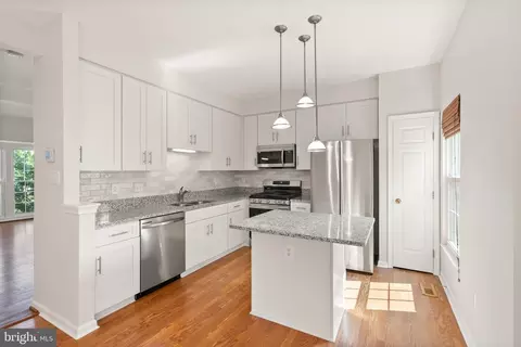 Kitchen - 20681 Southwind Ter, Ashburn, VA 20147 photo 1 of 3