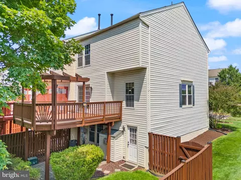 Exterior - 20681 Southwind Ter, Ashburn, VA 20147 photo 11 of 12