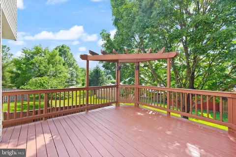 Exterior - 20681 Southwind Ter, Ashburn, VA 20147 photo 5 of 12