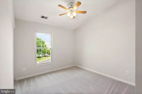 Bedroom - 20681 Southwind Ter, Ashburn, VA 20147 photo 4 of 8