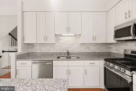 Kitchen - 20681 Southwind Ter, Ashburn, VA 20147 photo 3 of 3