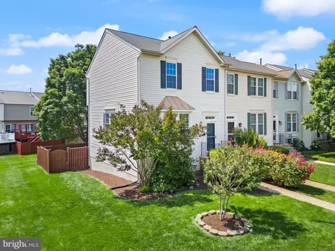 Exterior - 20681 Southwind Ter, Ashburn, VA 20147 photo 3 of 12