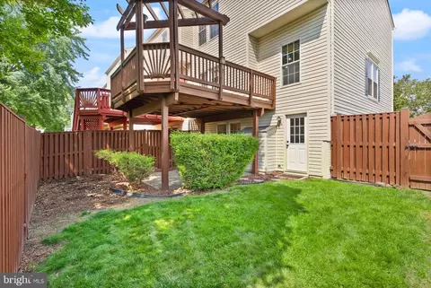 Exterior - 20681 Southwind Ter, Ashburn, VA 20147 photo 10 of 12