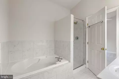 Bath - 20681 Southwind Ter, Ashburn, VA 20147 photo 2 of 6