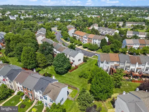 View/Area - 20681 Southwind Ter, Ashburn, VA 20147 photo 4 of 4