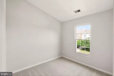 Bedroom - 20681 Southwind Ter, Ashburn, VA 20147 photo 7 of 8
