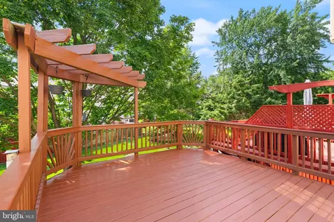 Exterior - 20681 Southwind Ter, Ashburn, VA 20147 photo 6 of 12