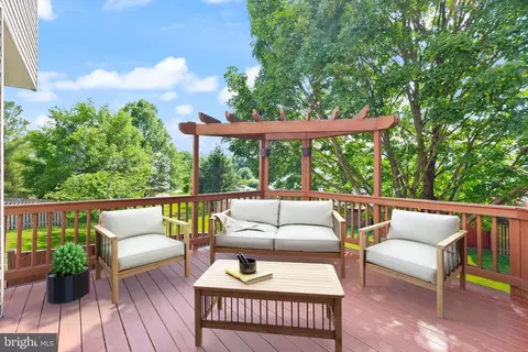 Exterior - 20681 Southwind Ter, Ashburn, VA 20147 photo 4 of 12