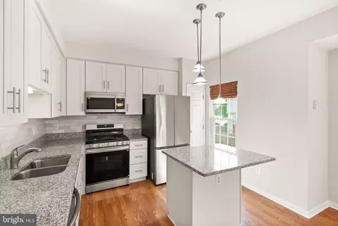 Kitchen - 20681 Southwind Ter, Ashburn, VA 20147 photo 2 of 3