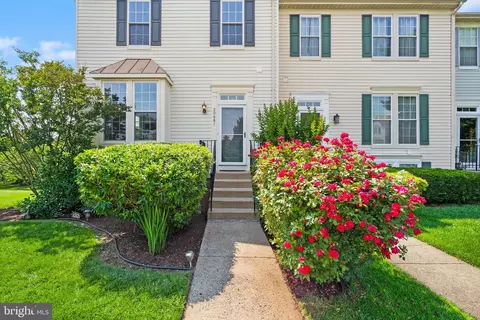 Exterior - 20681 Southwind Ter, Ashburn, VA 20147 photo 2 of 12