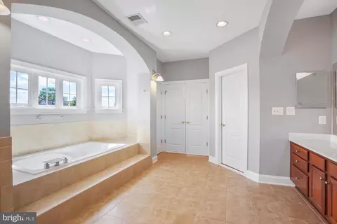 Entry Way - 22838 Arbor View Dr, Brambleton, VA 20148 photo 12 of 18