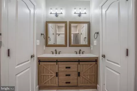 Entry Way - 22838 Arbor View Dr, Brambleton, VA 20148 photo 13 of 18