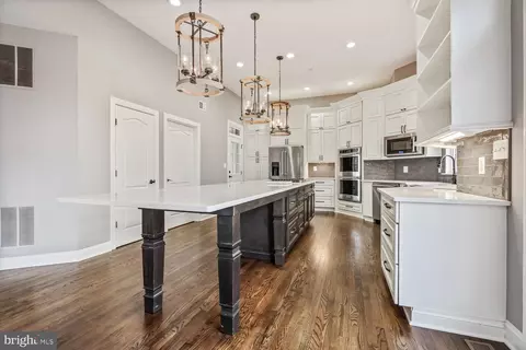 Kitchen - 22838 Arbor View Dr, Brambleton, VA 20148 photo 2 of 4