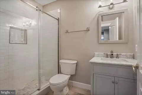 Bath - 22838 Arbor View Dr, Brambleton, VA 20148 photo 5 of 5
